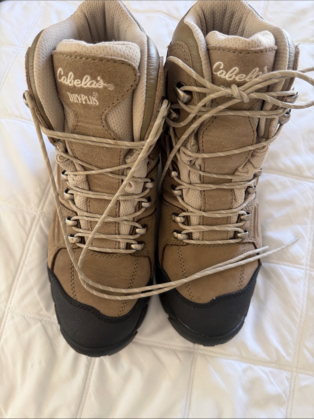 Cabela's Women's Tan and Black Waterproof Winter Boots with Shearling Lining